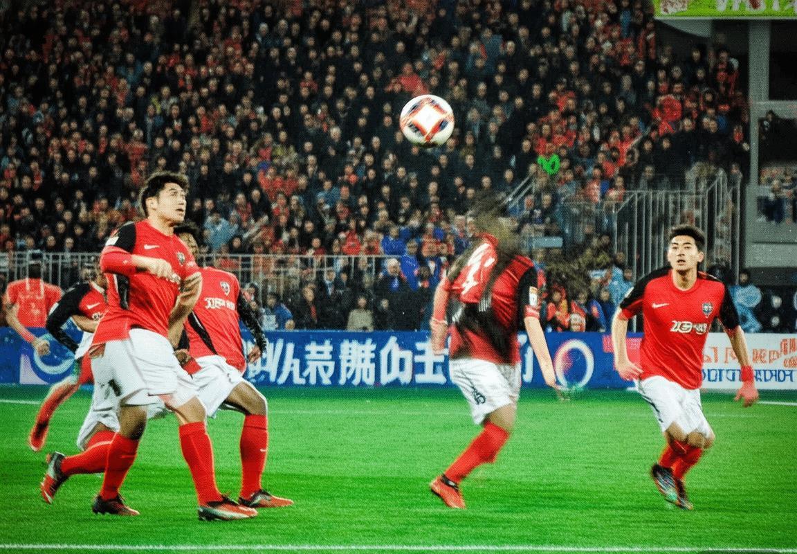 2016恒大VS鲁能巅峰对决：足球传奇背后的故事(图2)